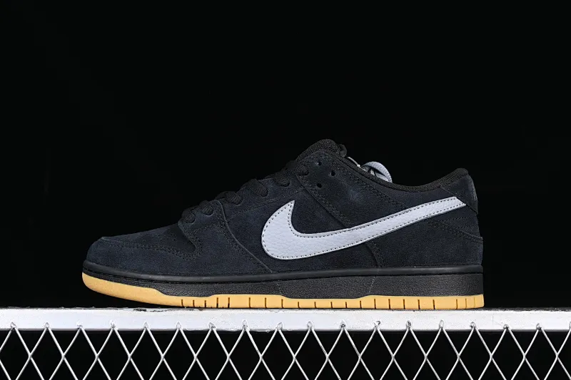All categories Nk SB Dunk Series Nk SB Dunk Low Low-top sneakers N version Nk SB Dunk Low Raw rubber black and gray SB Dunk Series low-top casual sports skateboard shoes BQ6817-010